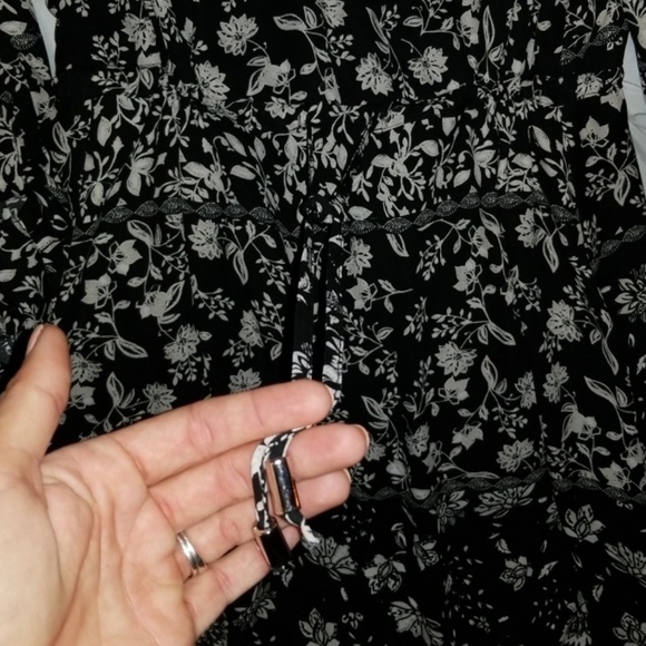NWOT Floral dress - Picture 4 of 4